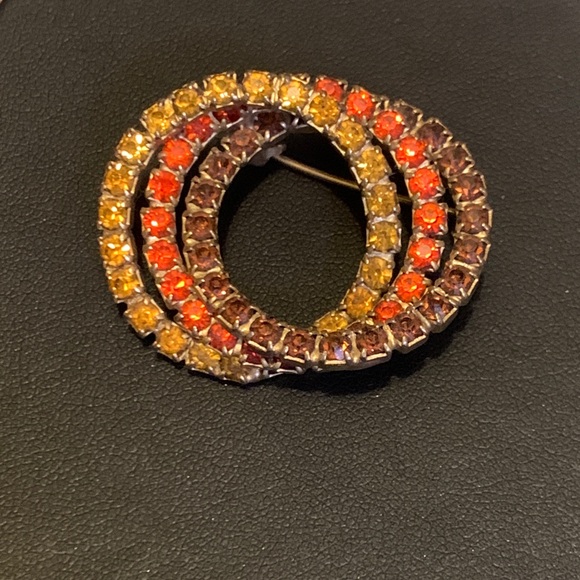 Vintage Jewelry - Vintage Rhinestone Brooch